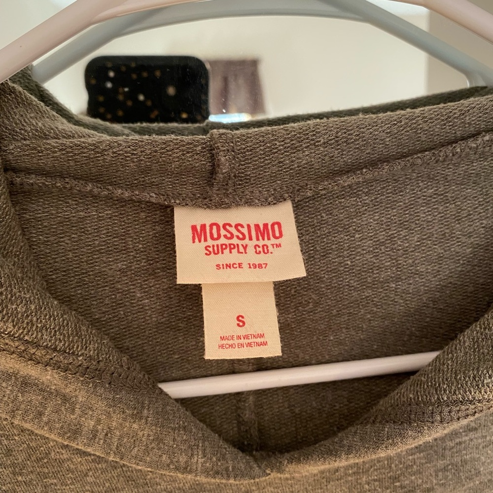 Sweatshirt - Picture 2 of 4